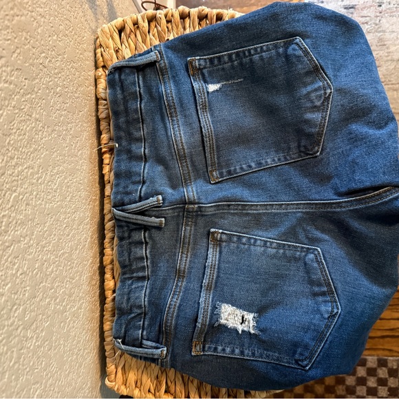 Good American Women’s Ripped Jeans Size 8 - Picture 2 of 6